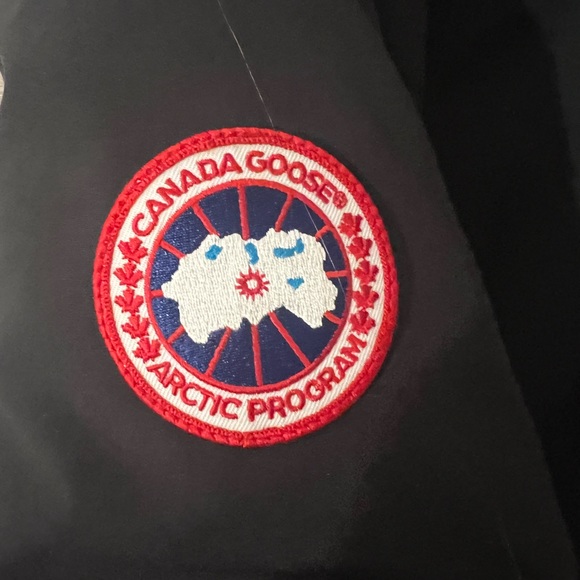 Canada Goose Parka - Picture 7 of 8
